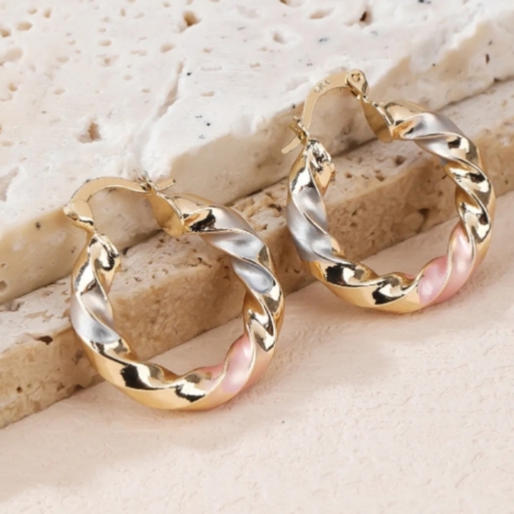 🎄14k Gold Plated Tri Tone Earrings - Picture 4 of 17